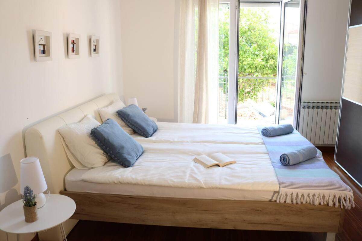 טרוגיר Apartments Ela מראה חיצוני תמונה